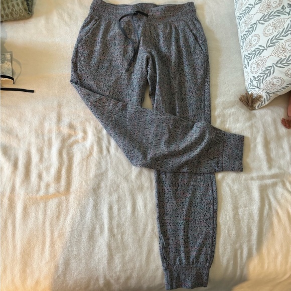 Lululemon sweats pants - Picture 2 of 4